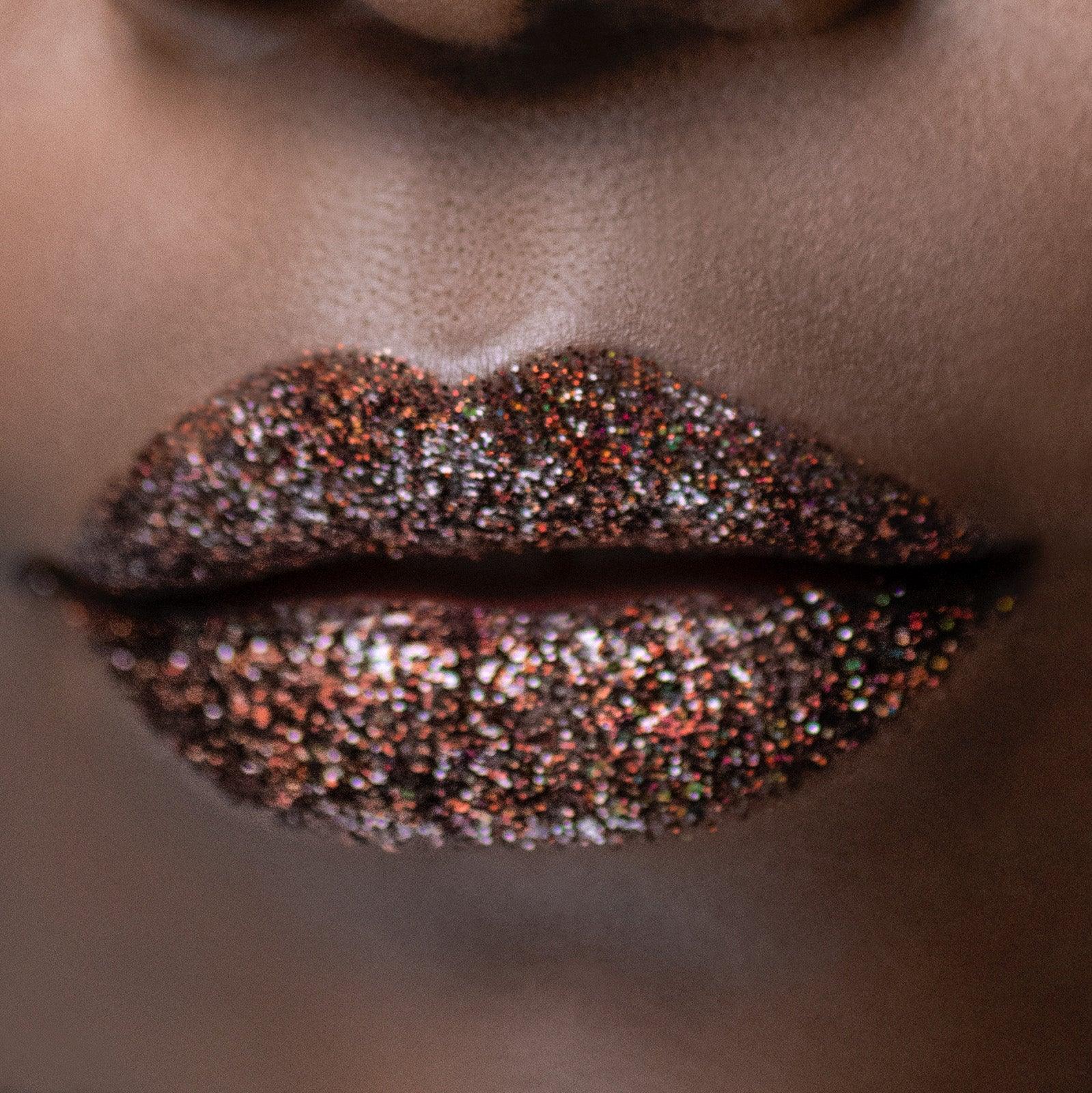 Waterproof Glitter Lipstick ?! Does it work ? Stay Golden Glitter Lip Kit  REVIEW 